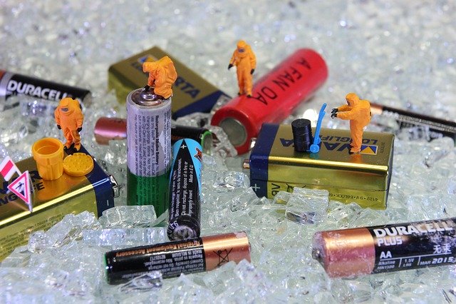 různé druhy baterií
